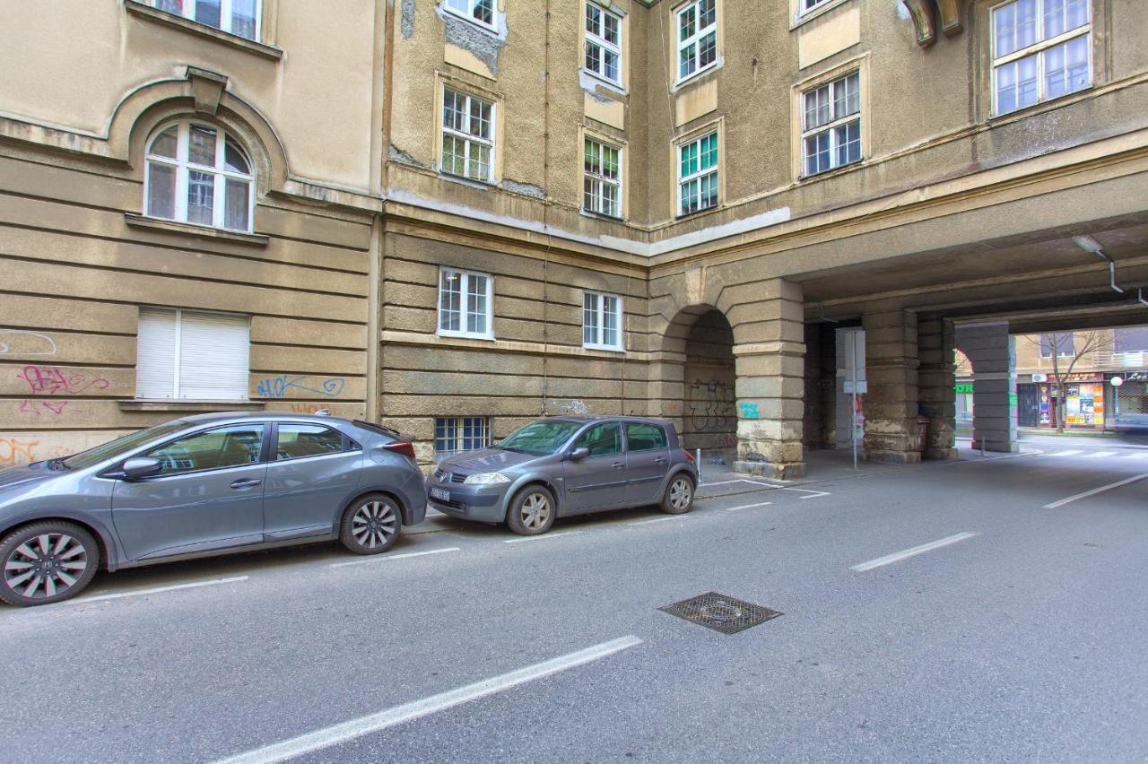 Logo Apartments 5 Min Walk To Main Square Zagreb Ngoại thất bức ảnh