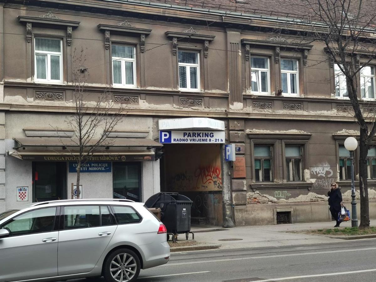 Logo Apartments 5 Min Walk To Main Square Zagreb Ngoại thất bức ảnh
